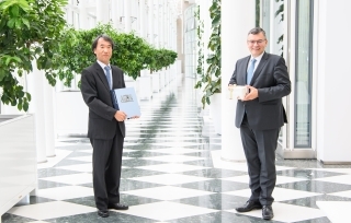 GK Maekawa bei Staatsminister Dr. Herrmann